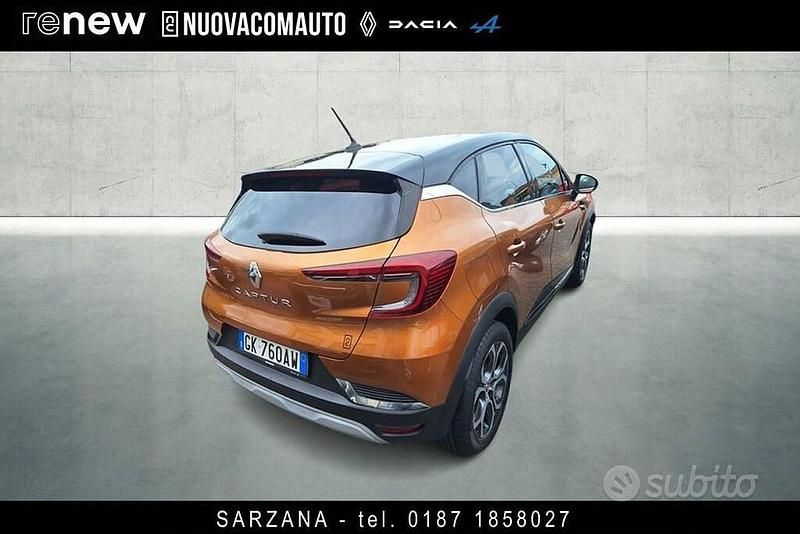 Usata Renault Captur Intens 101 CV (74 kW) 2022 Giallo SUV
