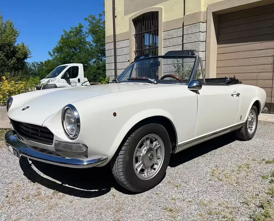 Usata Fiat 124 Spider 90 CV (66 kW) 2026 Bianco Cabrio