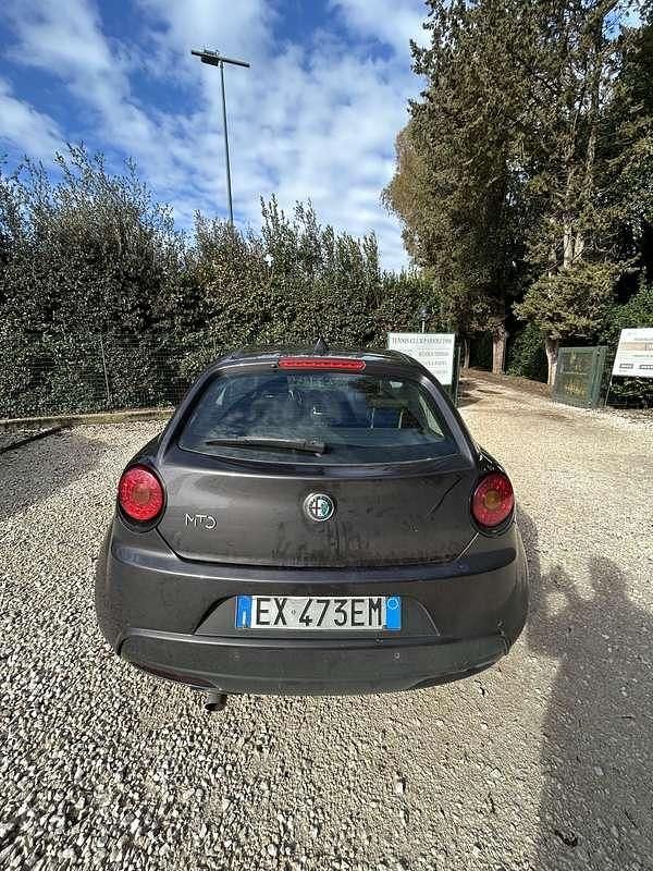 Second-hand Alfa Romeo MiTo Distinctive 79 CP (58 kW) 2014 Negru Hatchback