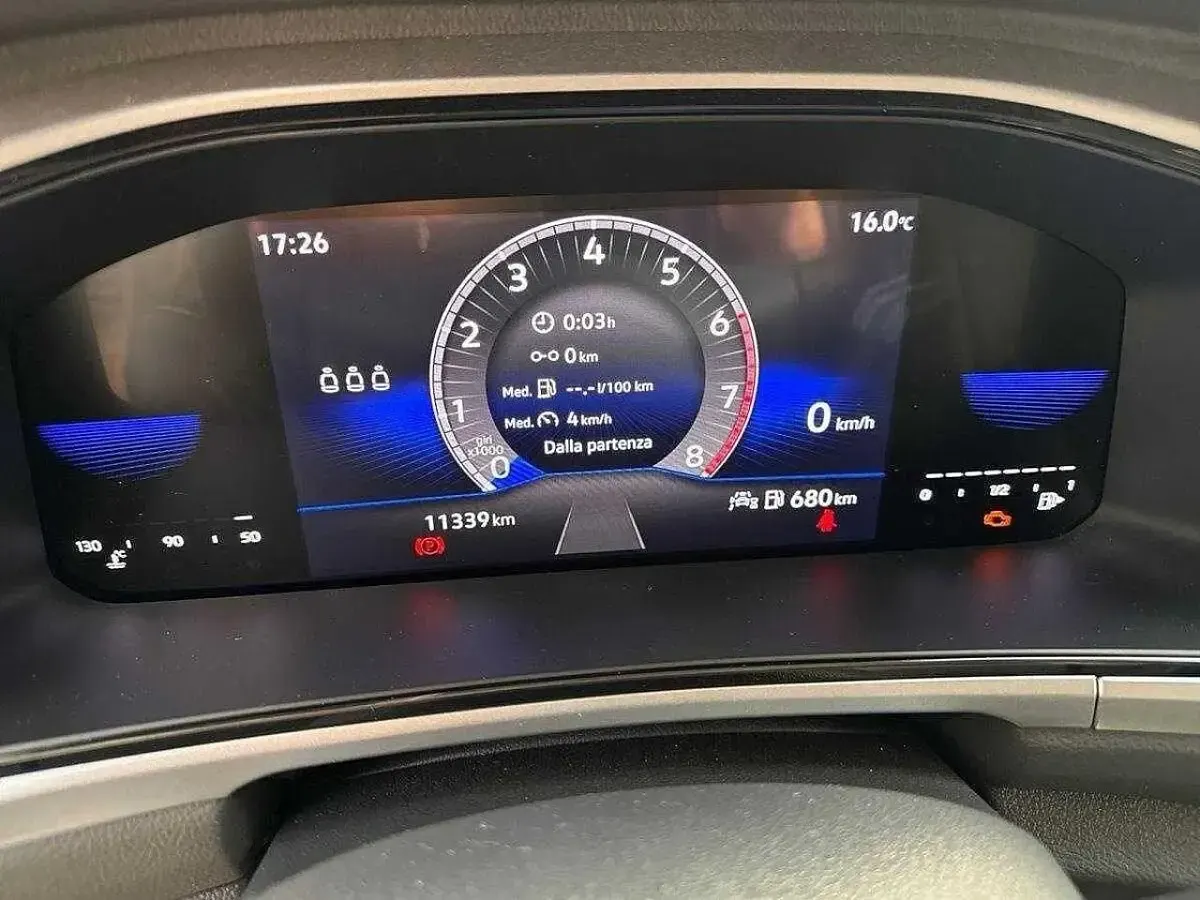 Usata VW T-Roc Life 110 CV (80 kW) 2024 Beige SUV