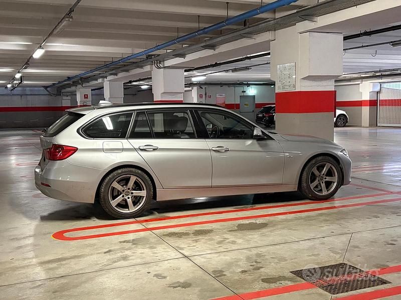 Usata BMW 320 Efficient Dynamics 184 CV (135 kW) 2012 Grigio Station wagon