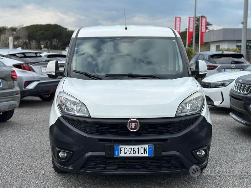 Usata Fiat Doblò Lounge 95 CV (69 kW) 2016 Bianco Monovolume