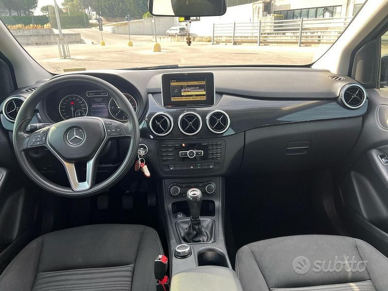 Nero Usata 2012 Mercedes 180 Tre volumi | 10.000 € - Immagine 1/4