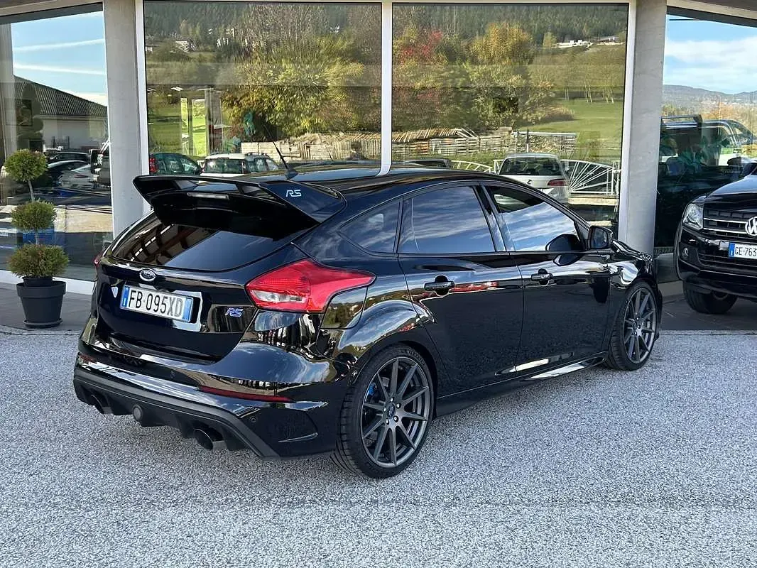 Usata Ford Focus RS 351 CV (258 kW) 2016 Nero Berlina