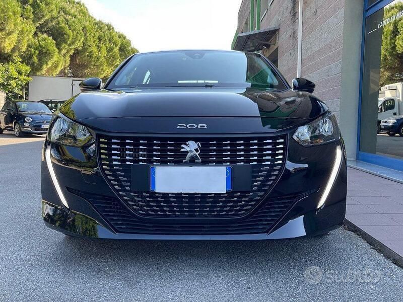 Usata Peugeot 208 102 CV (75 kW) 2022 Nero Utilitaria