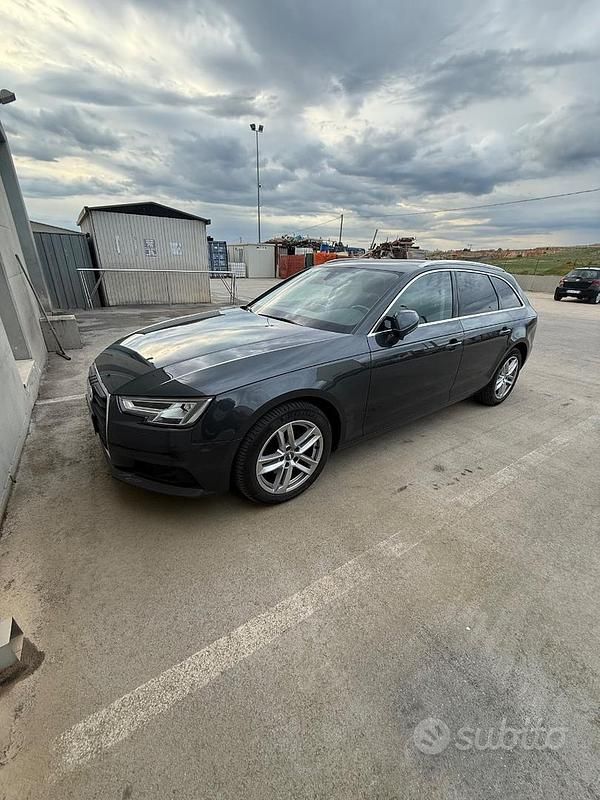 Usata Audi A4 150 CV (110 kW) 2018 Nero Station wagon