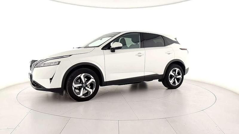 Usata Nissan Qashqai N-Connecta 140 CV (102 kW) 2023 White pearl brilliant SUV