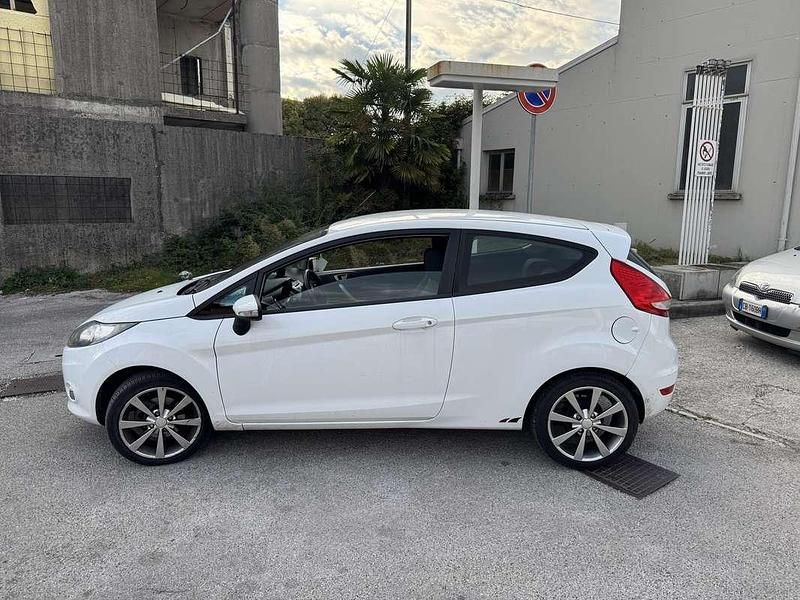 Usata Ford Fiesta 60 CV (44 kW) 2012 Utilitaria