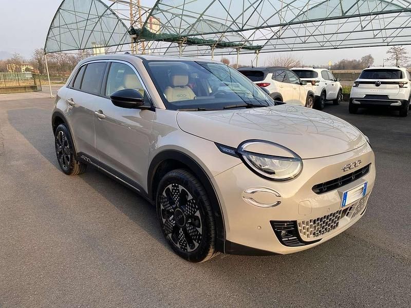 Usata Fiat 600 La Prima 101 CV (74 kW) 2025 Crema cappuccino SUV