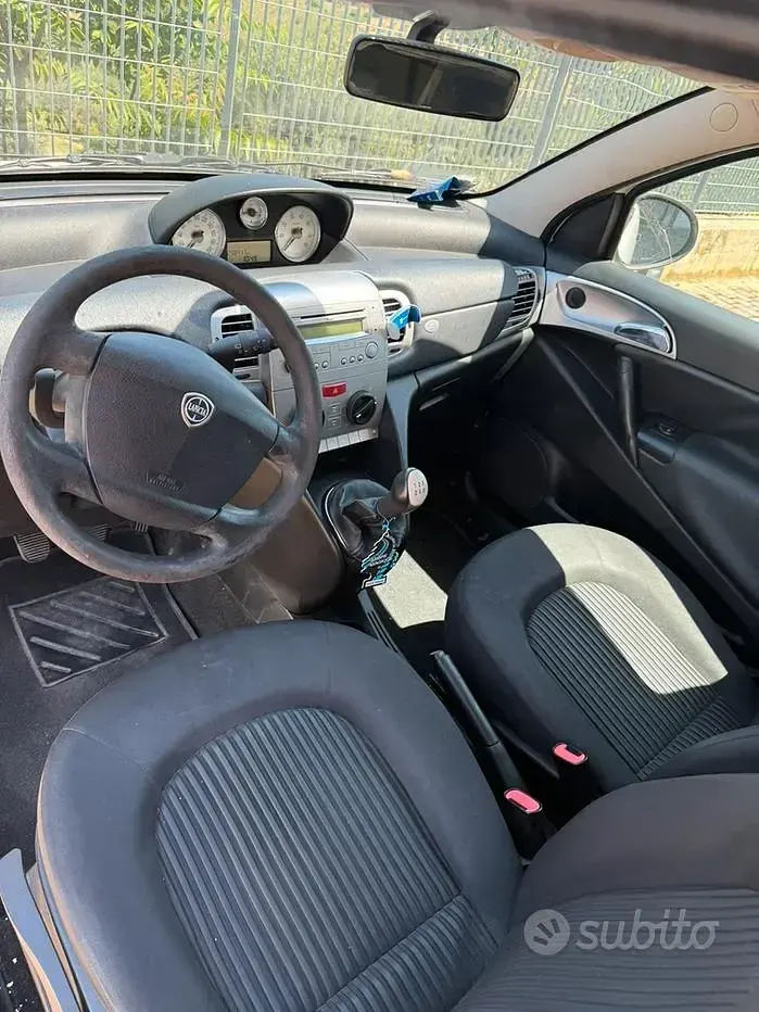 Usata Lancia Ypsilon 75 CV (55 kW) 2011 Utilitaria