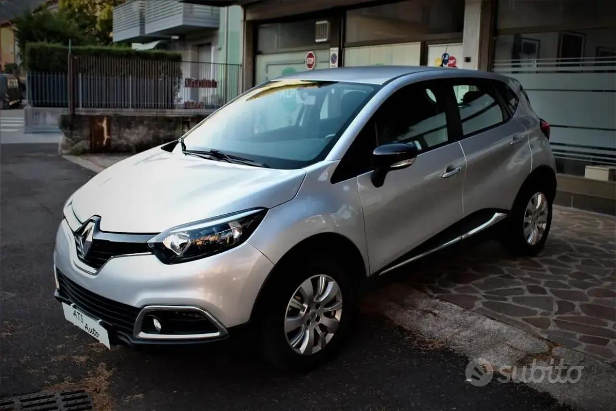 Usata Renault Captur 90 CV (66 kW) 2015 Grigio SUV