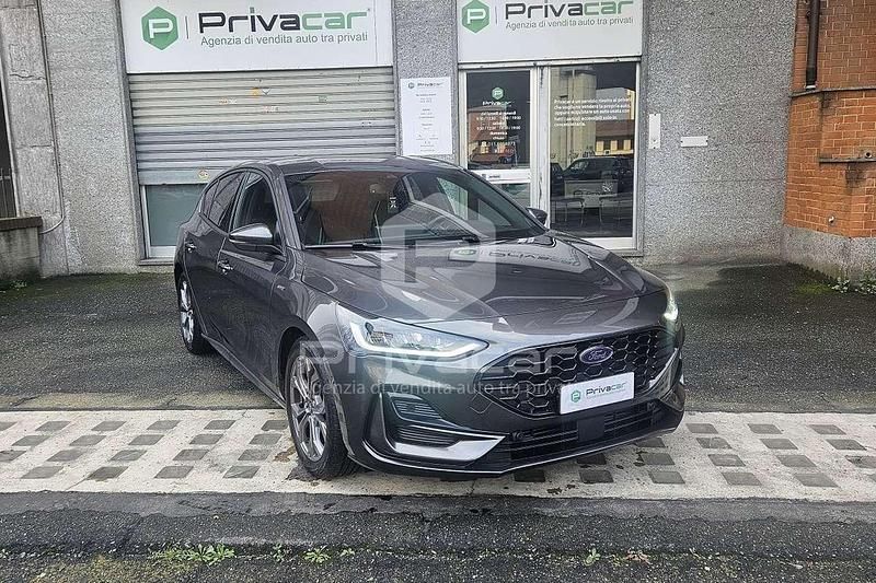 Usata Ford Focus ST-Line 125 CV (91 kW) 2023 Grigio Utilitaria