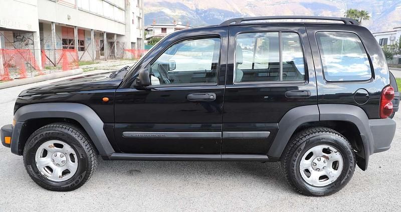 Usata Jeep Cherokee Limited 163 CV (119 kW) 2008 Nero SUV