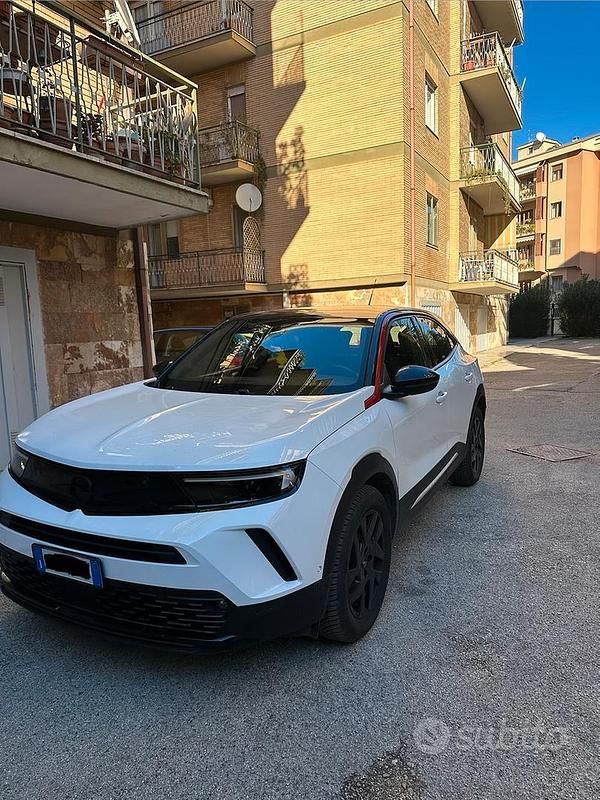 Bianco Usata 2022 Opel Mokka SUV | 17.000 € (Buon prezzo) - Immagine 1/4