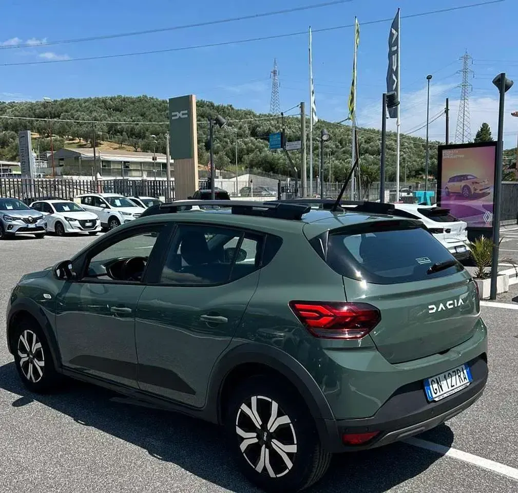 Usata Dacia Sandero Expression 91 CV (66 kW) 2023 Verde Berlina
