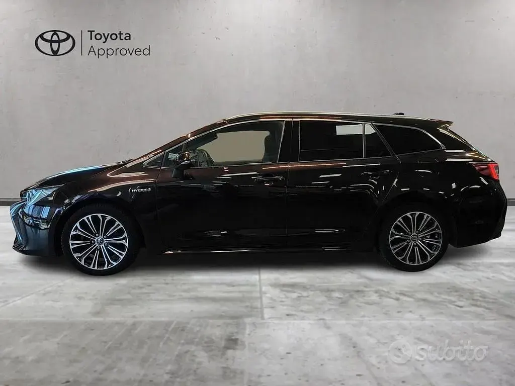Usata Toyota Corolla Style 183 CV (134 kW) 2019 Phantom brown met Station wagon