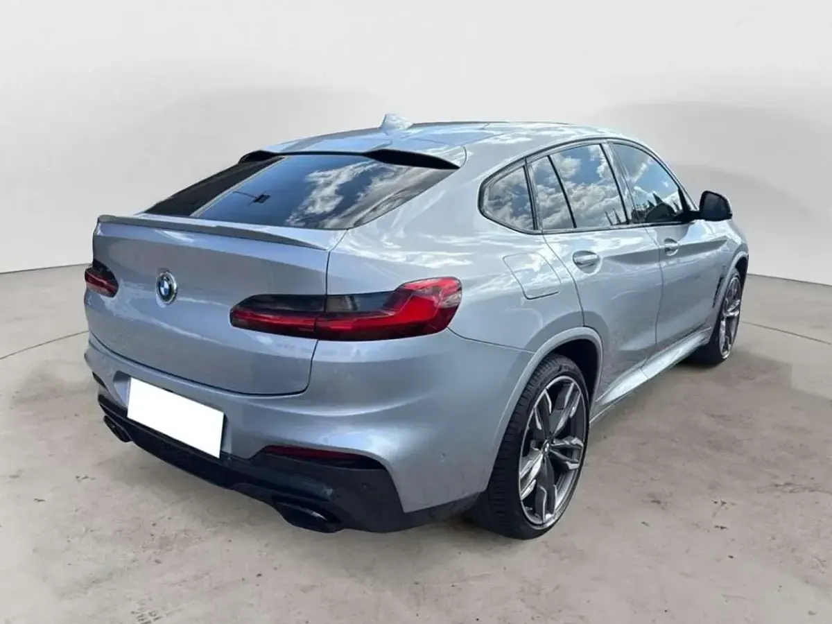 Usata BMW X4 M 340 CV (250 kW) 2021 Glaciersilver metallizzato SUV