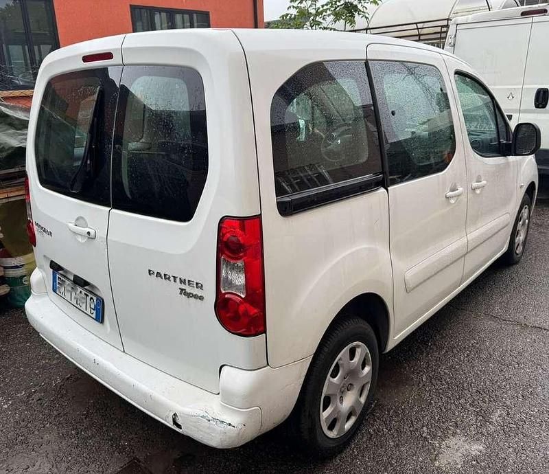 Usata Peugeot TePee Premium 90 CV (66 kW) 2011 Bianco Station wagon