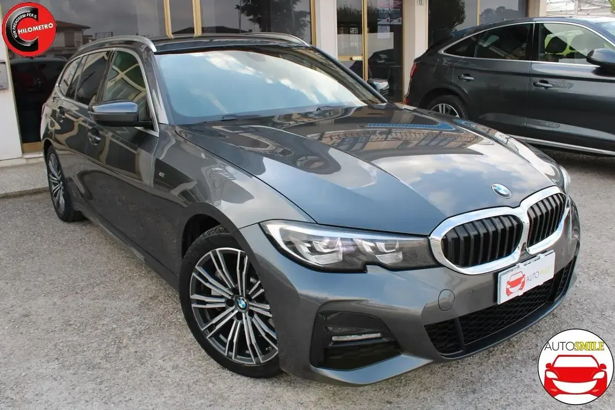 Usata BMW 330e M Sport 285 CV (209 kW) 2021 Grigio Station wagon