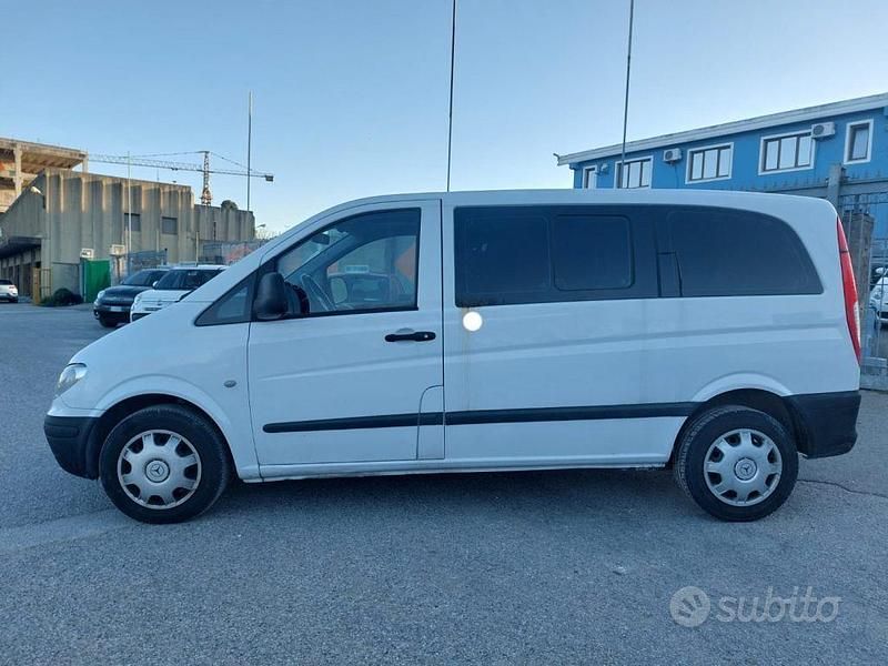 Bianco Usata 2004 Mercedes Vito Furgone | 8000 € (Cara) - Immagine 1/4