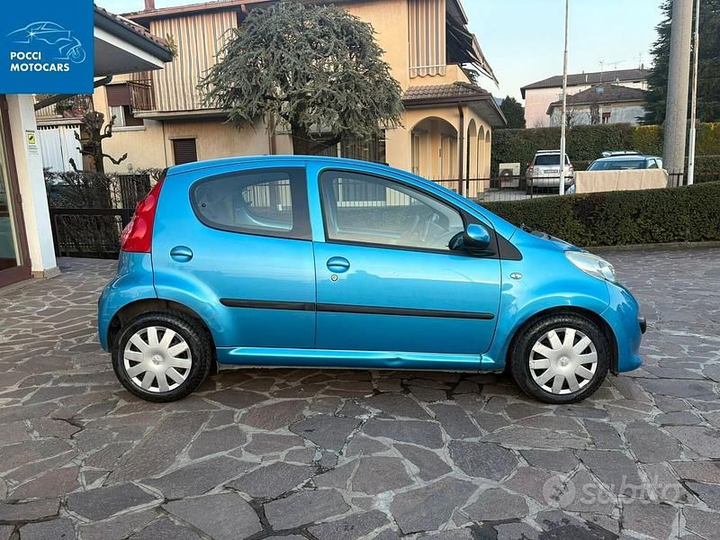 Usata Peugeot 107 Urban Move 68 CV (50 kW) 2008 Blu Utilitaria