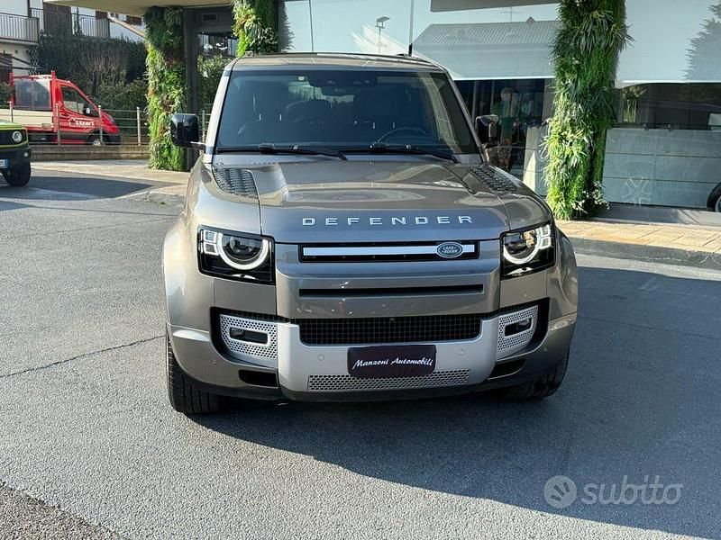Usata Land Rover Defender 404 CV (297 kW) 2022 Grigio SUV