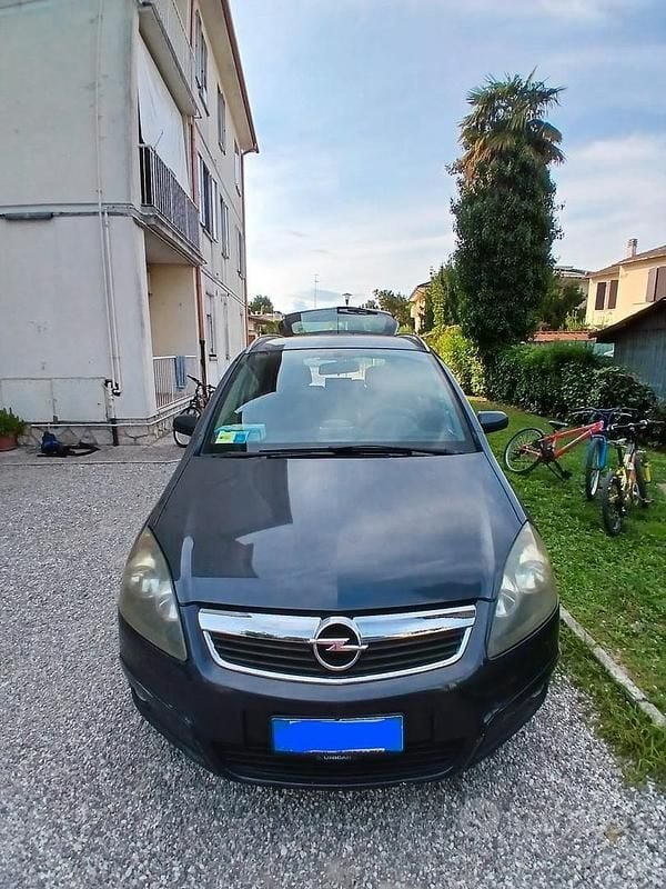 Usata Opel Zafira 2006 Monovolume