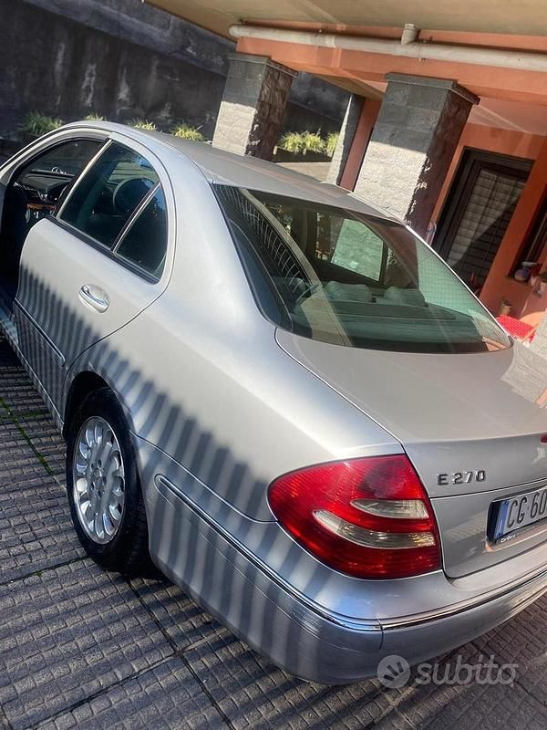 Usata Mercedes E270 2002 Grigio Berlina