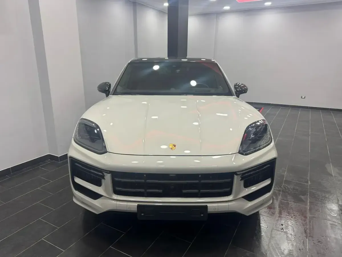 Nuova Porsche Cayenne Turbo GT 474 CV (348 kW) 2026 Beige SUV