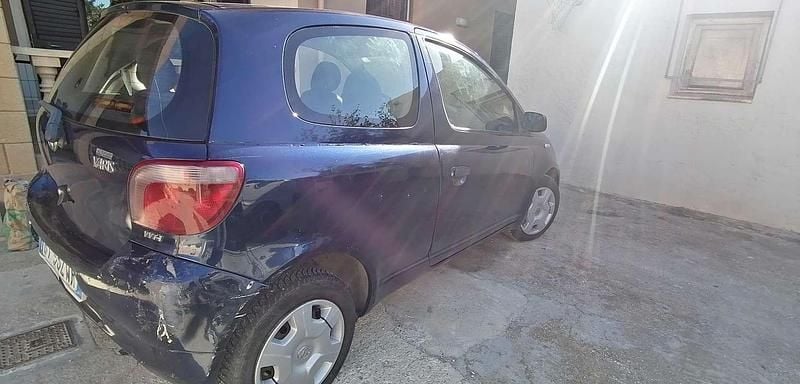 Usata Toyota Yaris Luna 86 CV (63 kW) 2002 Berlina