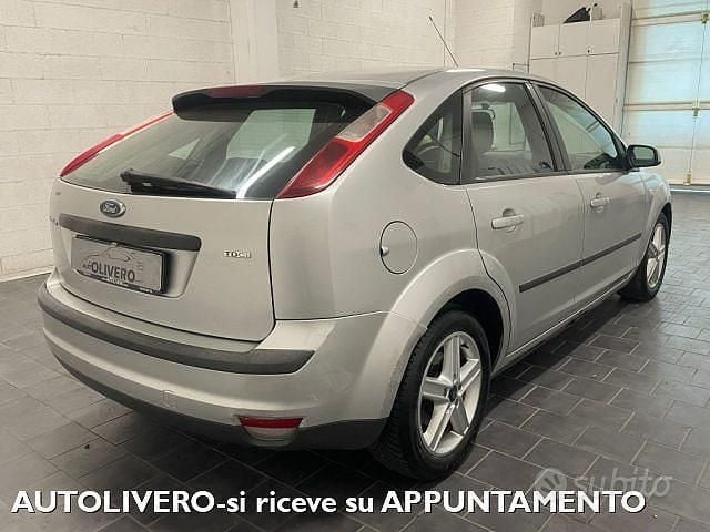 Usata Ford Focus 90 CV (66 kW) 2006 Grigio Berlina