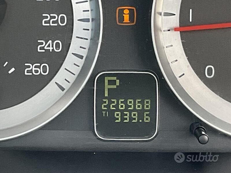 Usata Volvo C70 Summum 136 CV (100 kW) 2010 Nero Cabrio