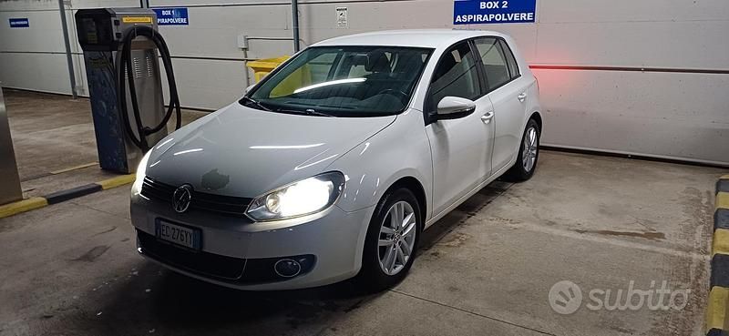 Usata VW Golf VI 105 CV (77 kW) 2010 Bianco Utilitaria