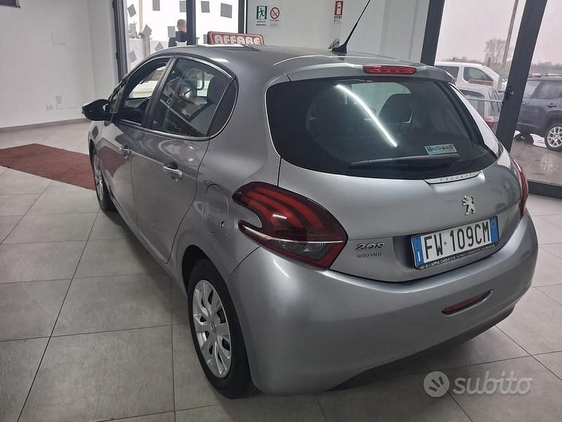 Usata Peugeot 208 Allure 83 CV (61 kW) 2019 Grigio Utilitaria