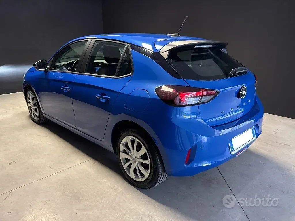 Usata Opel Corsa 75 CV (55 kW) 2024 Blu metallizzato Utilitaria