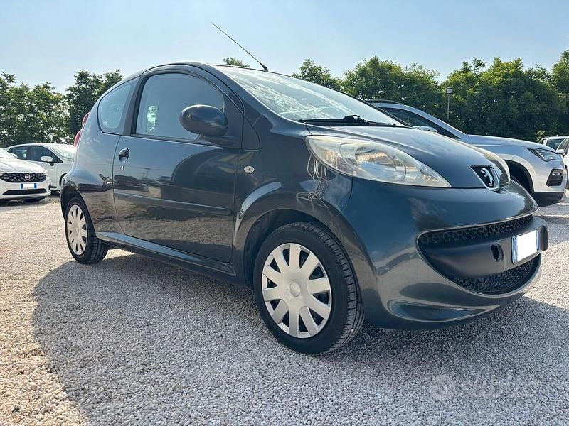 Usata Peugeot 107 54 CV (39 kW) 2008 Nero Utilitaria