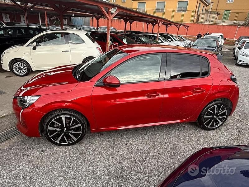 Usata Peugeot 208 101 CV (74 kW) 2019 Rosso Utilitaria