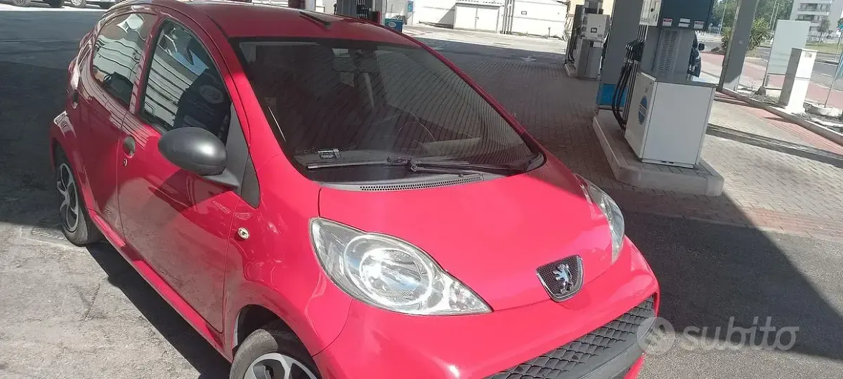 Usata Peugeot 107 68 CV (50 kW) 2009 Rosso Utilitaria