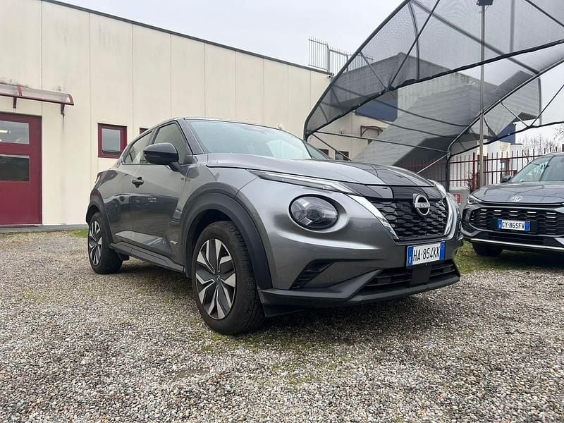Usata Nissan Juke Acenta 94 CV (69 kW) 2025 Gray SUV