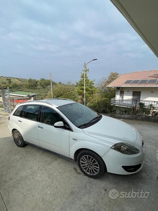 Usata Fiat Croma Dynamic 120 CV (88 kW) 2010 Bianco Station wagon