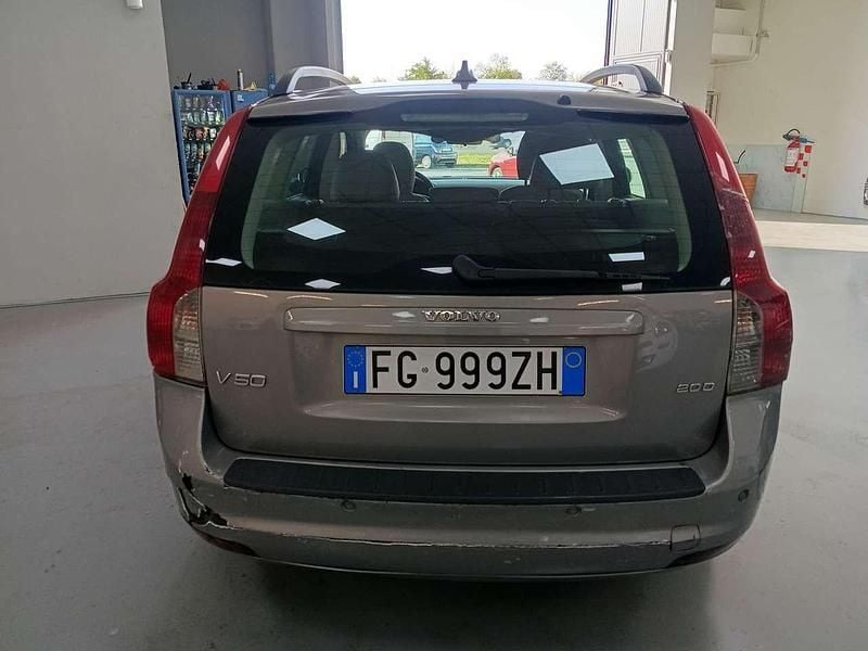 Usata Volvo V50 Kinetic 136 CV (100 kW) 2010 Argento Station wagon