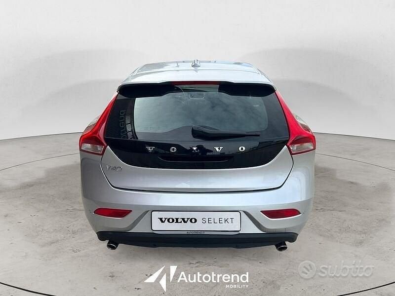 Usata Volvo V40 Business Edition 120 CV (88 kW) 2019 Grigio Berlina