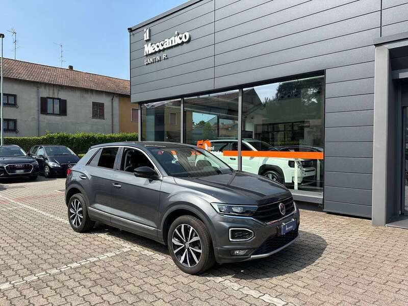 Usata VW T-Roc Style 116 CV (85 kW) 2018 Grigio SUV
