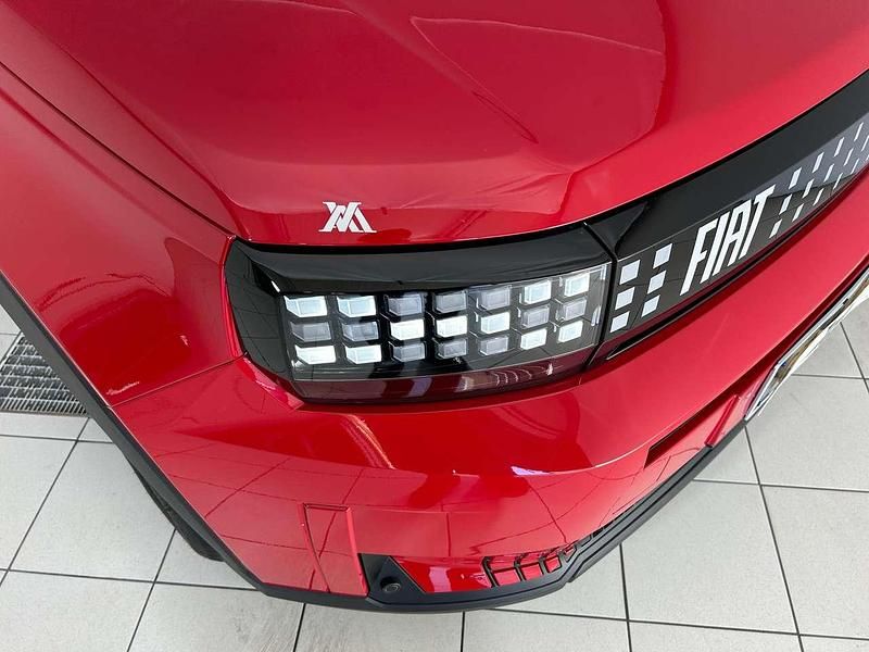 Nuova Fiat Grande Panda Icon 101 CV (74 kW) 2025 Rosso Utilitaria