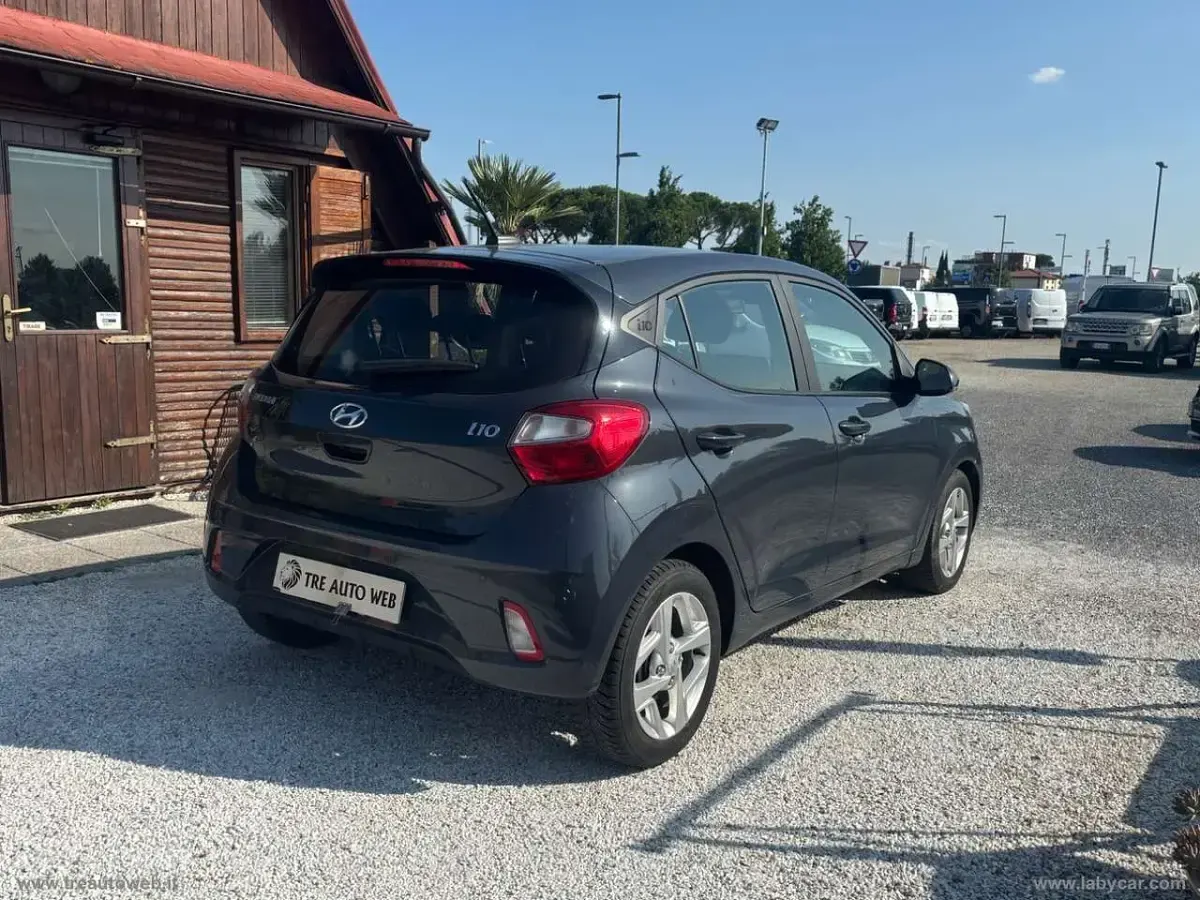 Usata Hyundai i10 Advanced 67 CV (49 kW) 2021 Grigio Utilitaria
