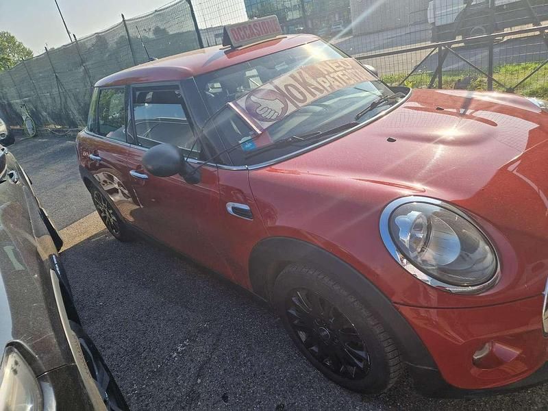 Usata Mini ONE 102 CV (75 kW) 2015 Rosso Utilitaria