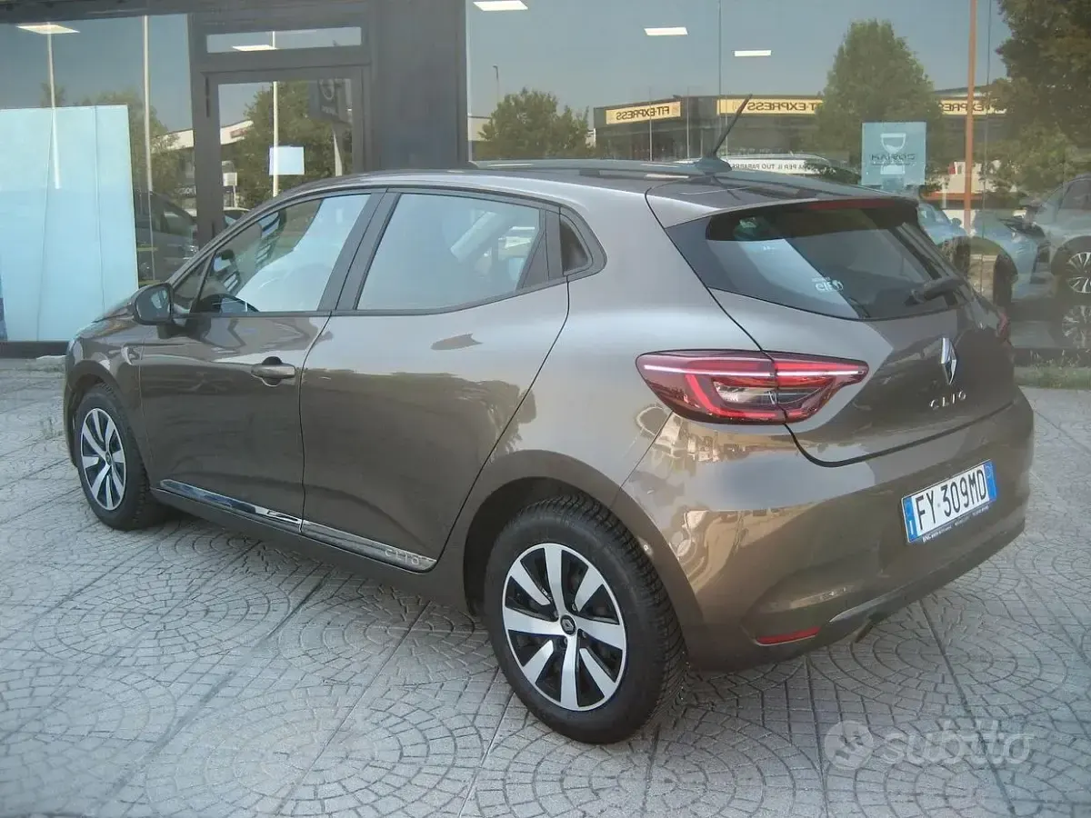 Usata Renault Clio Zen 101 CV (74 kW) 2019 Marrone Utilitaria