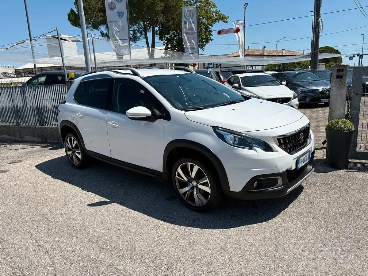 Usata Peugeot 2008 Allure 102 CV (75 kW) 2018 Bianco SUV