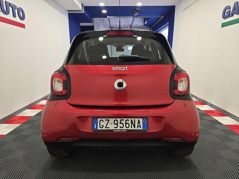 Usata Smart ForFour 71 CV (52 kW) 2016 Red cadium metallic Utilitaria