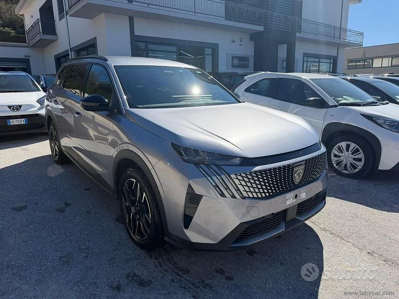 Usata Peugeot 5008 Allure 136 CV (100 kW) 2025 Grigio SUV